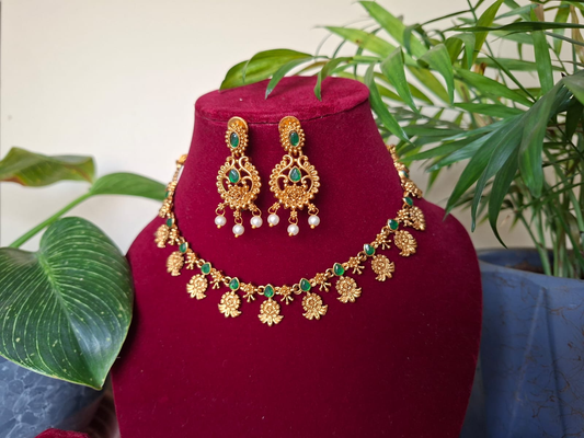 Emerald Tone Temple Necklace Set