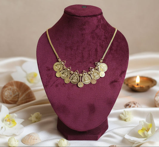 Dangling Kasu in Lakshmi Coin Kasu Necklace