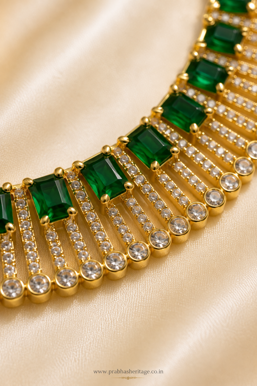 Maragatha Thaarika Necklace Set