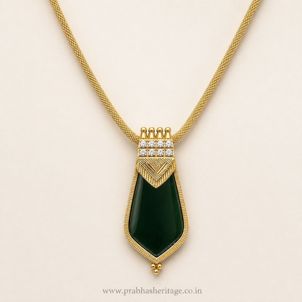 Maragatha Naagapadam Pendant & Chain
