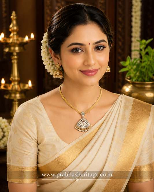 Ratna Chandrika Chuttiyum Chainum with White stones