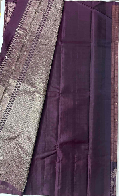 Attached deep aubergine-plum running blouse without a zari border