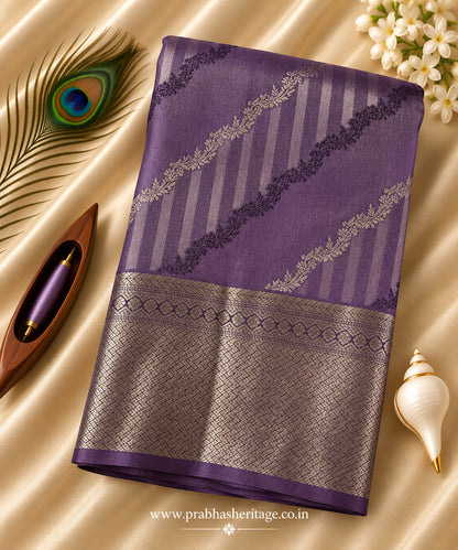 Lavender-lilac handloom Kanchipuram pure silk bridal saree with a gold zari border, portrait