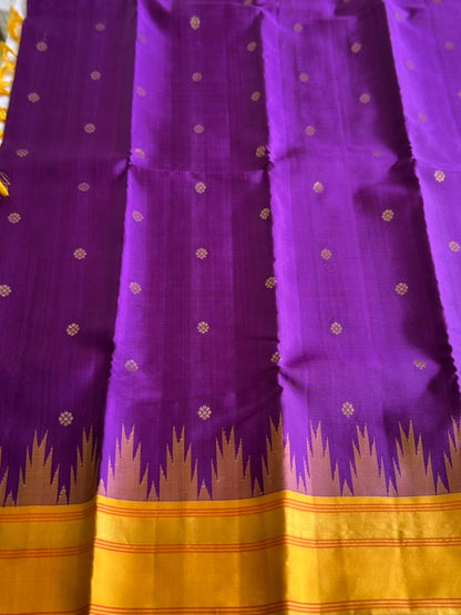 Rich violet pure silk body of the Shankarabharanam Vaibhava Rekha Kanchipuram saree